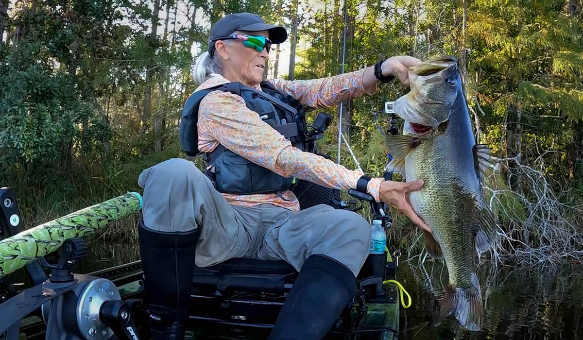 florida trophy catch man with bass